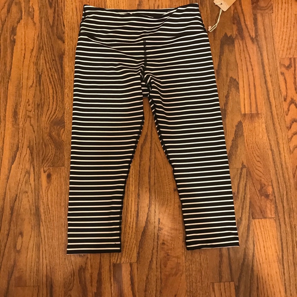 Scorpio Sol leggings NWT